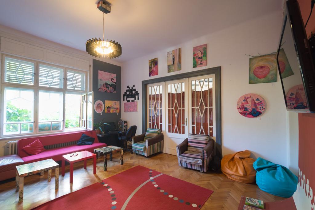 Hostel Costel Timisoara Ngoại thất bức ảnh